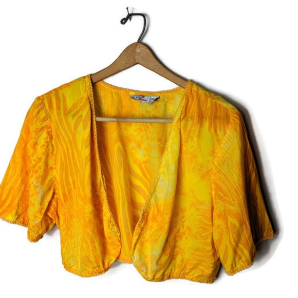 Lan Z Sweaters - EUC Yellow Tropical Print Shrug